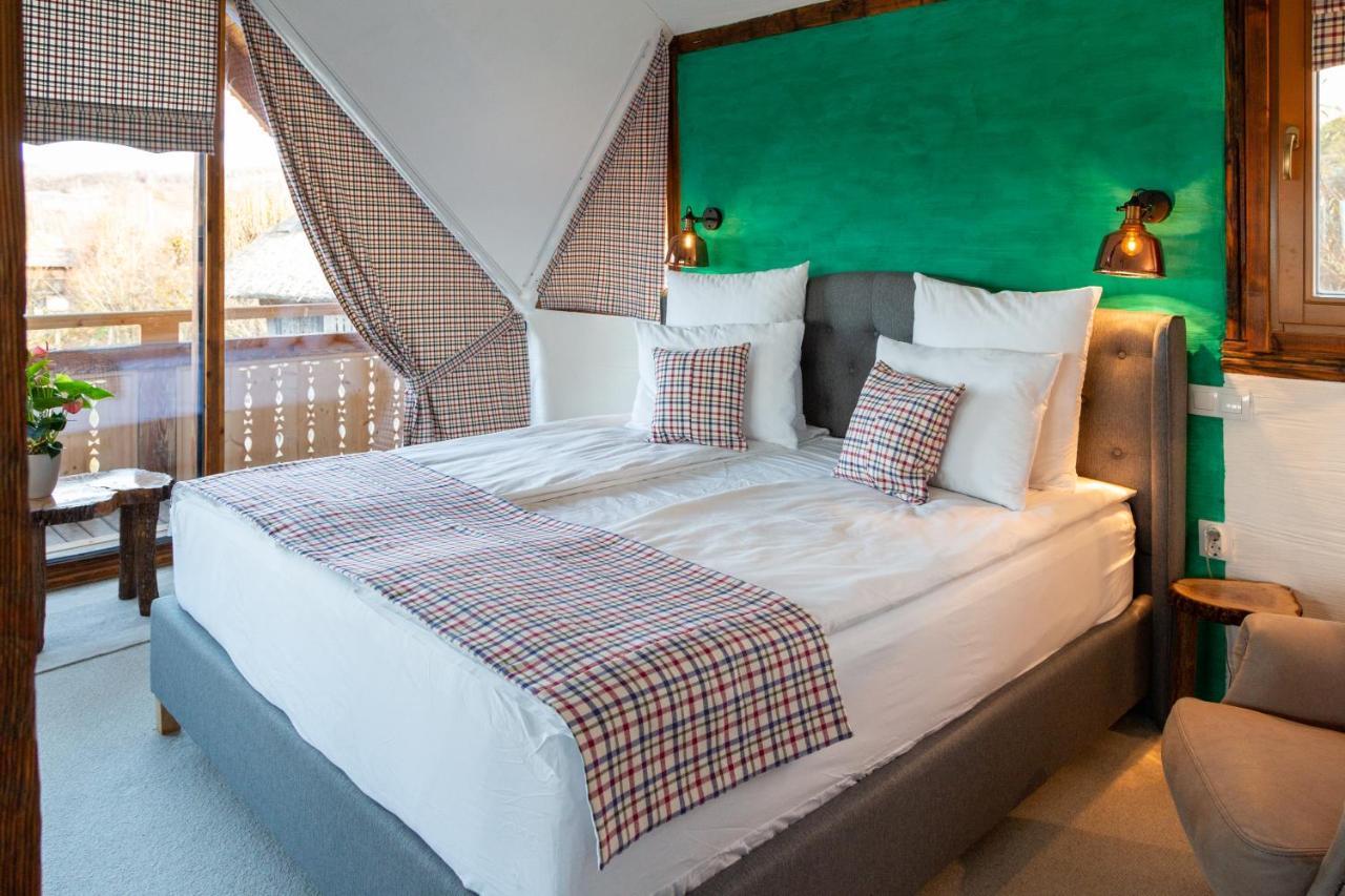Casele Cu Stuf B&B Haus Ulrike Sălicea Extérieur photo