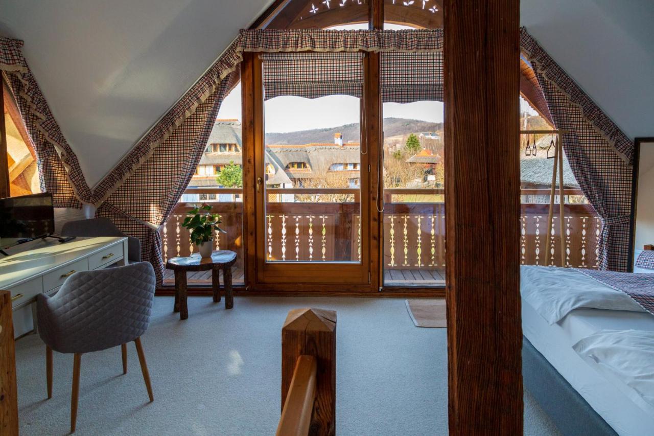 Casele Cu Stuf B&B Haus Ulrike Sălicea Extérieur photo