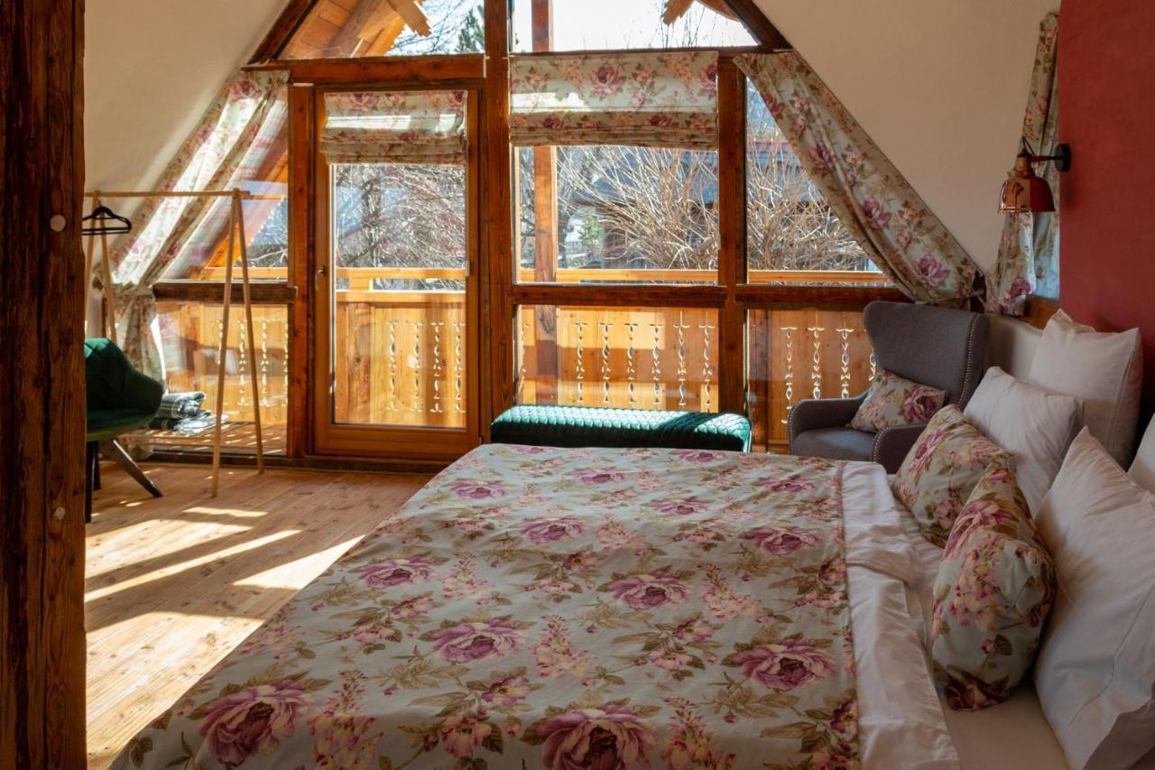 Casele Cu Stuf B&B Haus Ulrike Sălicea Extérieur photo